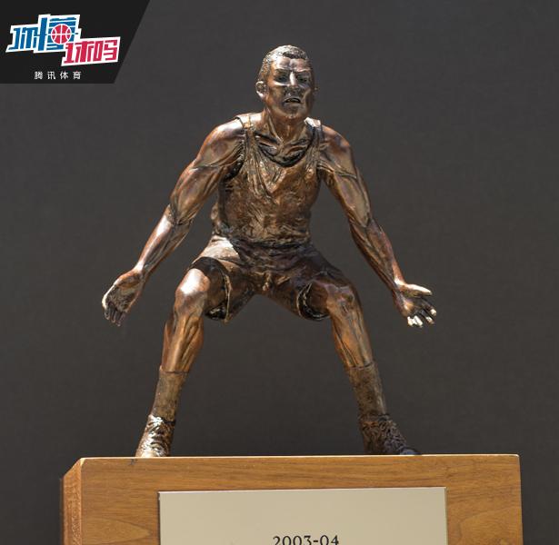 纪录电影《您的声音》通过12345热线电话，展现了北京这座超过两千一百万常住人口的超大型城市，所承载的市民生活和“接诉即办”改革成果。