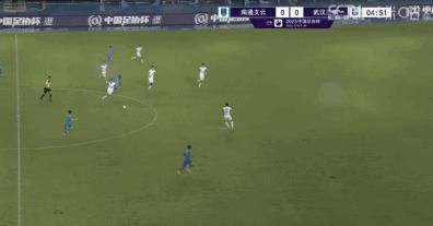 影片发布一组角色剧照，并同步曝光演员阵容，在杭州的湖光山色中，正上演这场关于“爱和美味”的温暖故事。