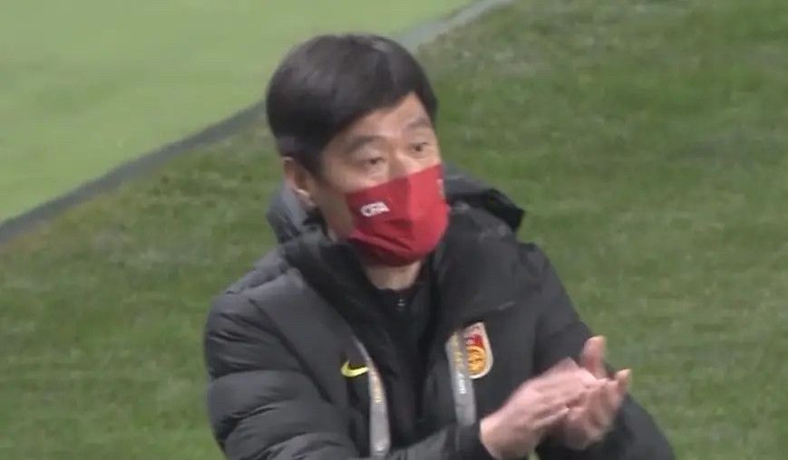 总之，电影试图描绘一幅人物群像，却因角色过多、线索庞杂而显得画卷臃肿。