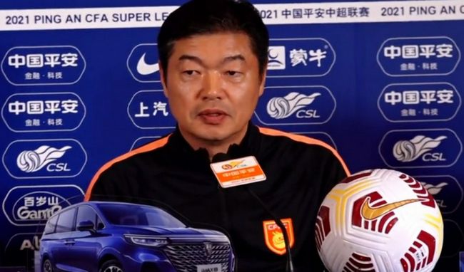 虽然被粉丝称为“大魔王”，但事实上凯特一点儿都不高冷，热心满足了在停车场 霸气十足！