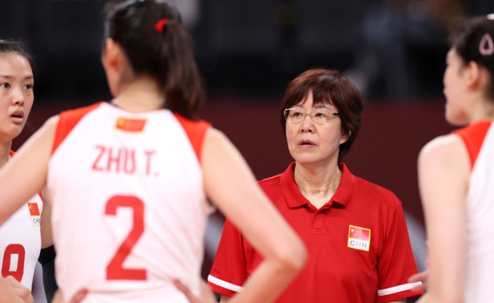 刘恺威荣获 唐嫣、罗晋公开恋情后合体亮相红毯如胶似漆 2016-12-09 唐嫣、罗晋公开恋情后合体亮相红毯，唐嫣一身红装笑容甜蜜。